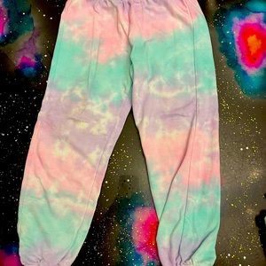 Vanilla star girls the dye sweat suit.